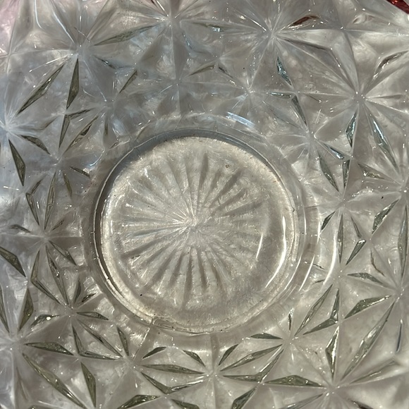 Vintage Diamond Cut Scalloped Rose Trimmed Serving/Display Platter - Picture 3 of 4